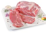 Svinjski vrat s kosti na pultu 1 kg