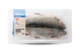 Svježa očišćena domaća pastrva