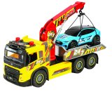 Veliki kamion za vuču s automobilom
