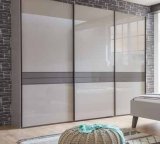 Ormar s kliznim vratima