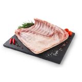 Svježi odojak, za pečenje, na pultu 1 kg